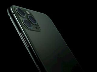 Sốt sình sịch trước phiên bản iPhone 11 Pro Xanh Bóng Đêm; Giá iPhone 11 tại Việt Nam