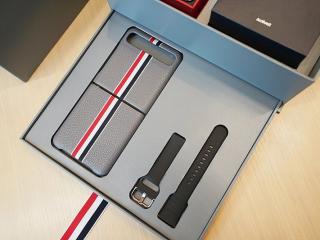 Trên tay Galaxy Z Flip Thom Browne – phiên bản giới hạn cực chất