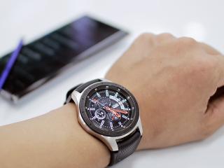 Có nên mua Galaxy Watch không?