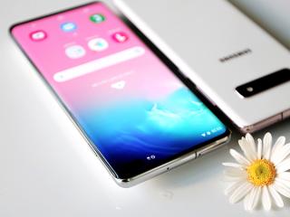 Samsung Galaxy S10+ Ceramic White “quái vật” với vẻ đẹp tinh khôi