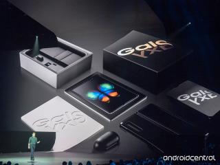 Đánh giá chi tiết về chiếc điện thoại màn hình gập đầu tiên của Samsung - Galaxy Fold