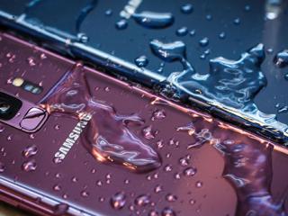 Tính năng Chống nước trên Smartphone. Có thực sự chống được nước?