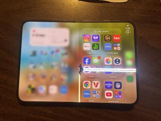 Sự Cố iPhone Duo Hỏng Bản Lề, Sọc Xanh: Apple Nói Gì?