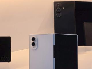 Nên mua Galaxy Z Fold7 ngay hay chờ Z Fold8?