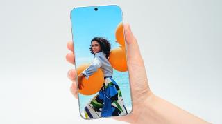 Tecno hé lộ điện thoại không viền đen màn hình cực thời thượng?