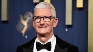 Tim Cook rời ghế CEO Apple, John Ternus lên chức từ Tháng 9/2026