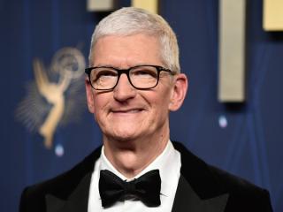 Tim Cook rời ghế CEO Apple, John Ternus lên chức từ Tháng 9/2026