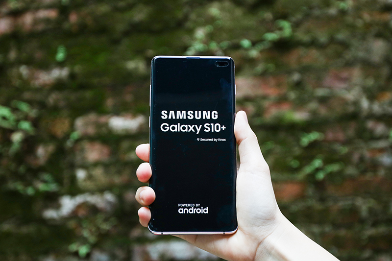Samsung Galaxy S10+ likenew 99% có thiết kế phá cách