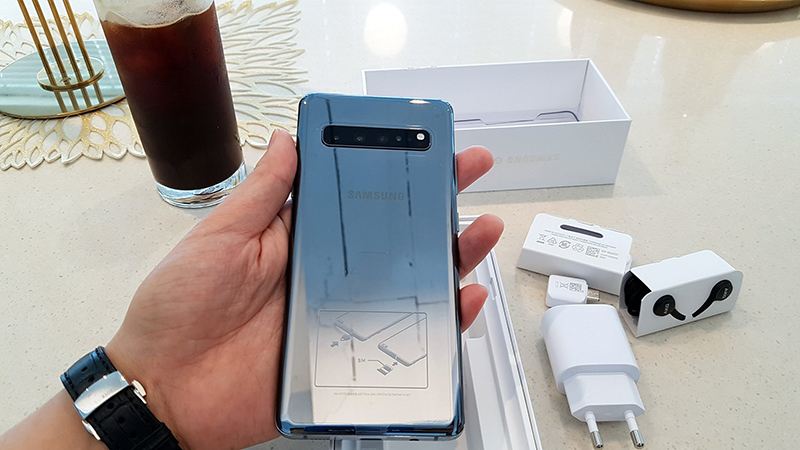Galaxy S10 Plus 1TB, cảm biến vân tay dưới màn hình hiện đại nhất