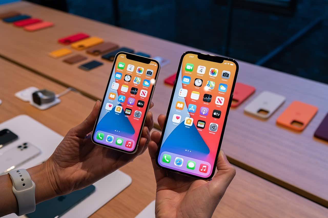 So sánh kích thước iPhone 12 Pro Max và iPhone 12 Mini