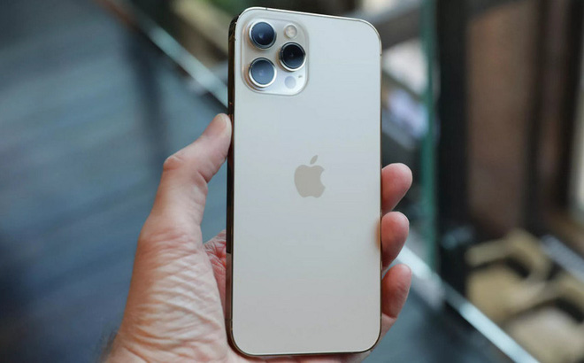 Cụm camera không khác gì so với iPhone 12 Pro Max