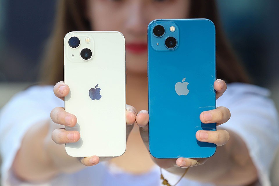 Thiết kế cụm camera sau của bộ đôi iPhone 13 và iPhone 13 mini