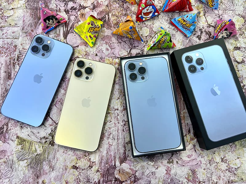 Mặt lưng iPhone 13 Pro Max 512GB làm từ kính sáng bóng