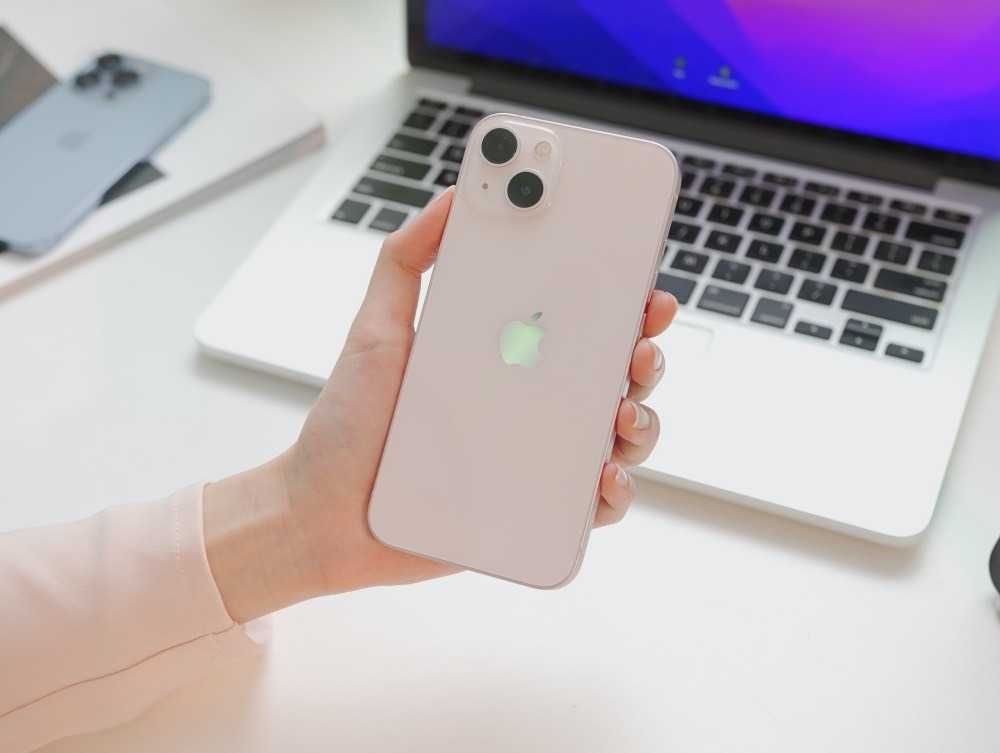 Thiết kế cụm camera sau của iPhone 13
