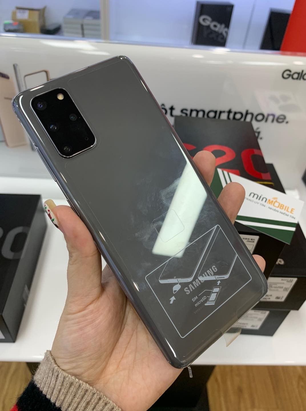 Thiết kế Galaxy S20 Plus chính hãng 