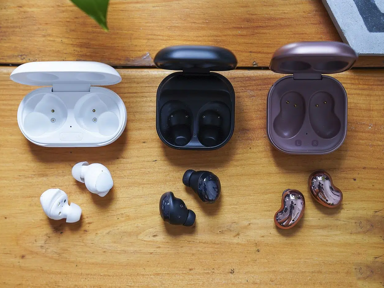 Thiết kế Galaxy Buds Pro là sự kết hợp của 2 dòng tai nghe trước đó