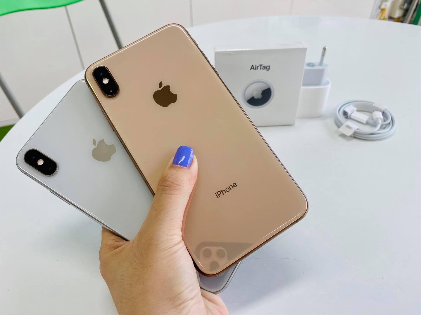 Có nên mua iPhone Xs Max không?