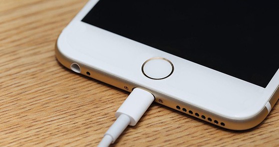 Sạc iPhone chính hãng giá tốt tại MinMobile
