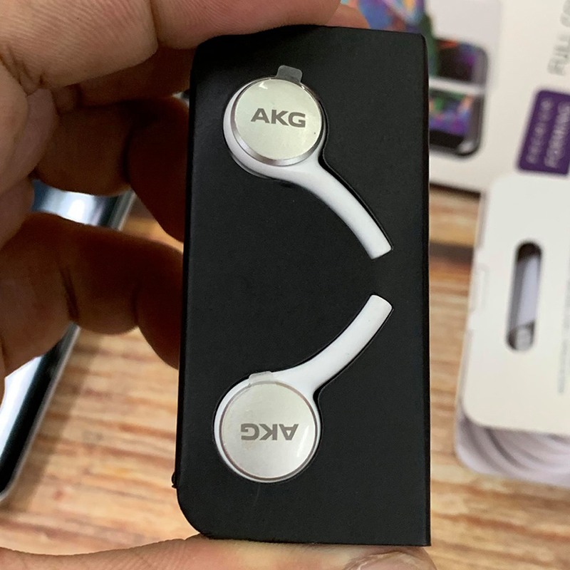 tai nghe AKG