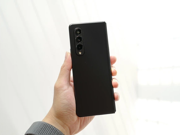 Thiết kế cụm camera sau có phần thanh mảnh hơn