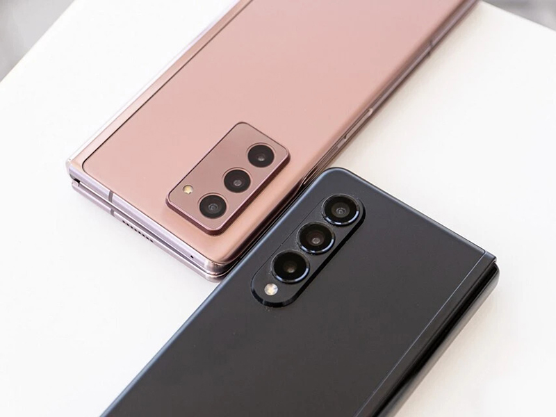 So sánh Galaxy Z Fold 2 và Galaxy Z Fold 3 về thiết kế camera