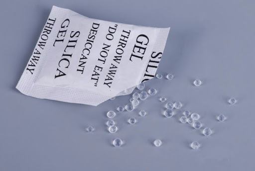 Sử dụng Silica gel để hút ẩm điện thoại thay vì gạo
