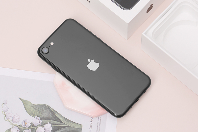 Cảm biến 12MP cùng sự hỗ trợ của chipset mới