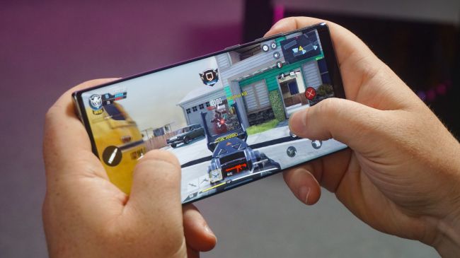 Con chip Exynos 9825 cho tốc độ xử lý ấn tượng
