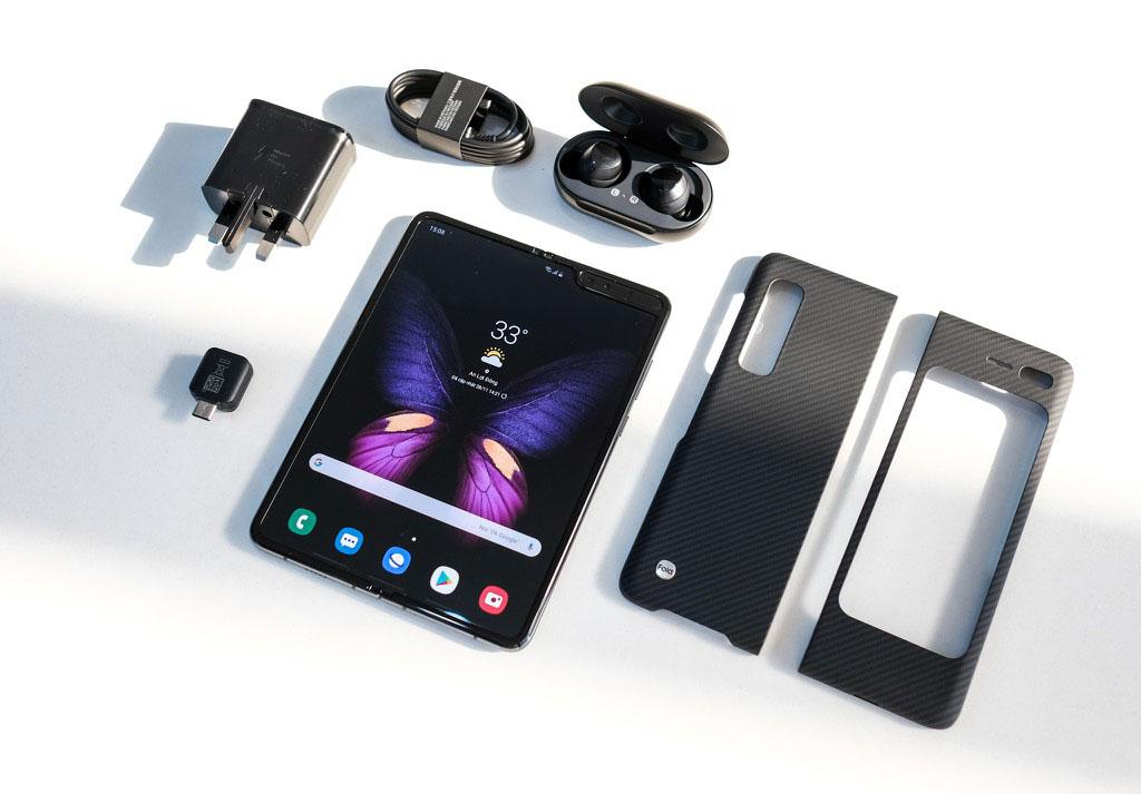 Tất tần tật những phụ kiện trong hộp sản phẩm Galaxy Fold