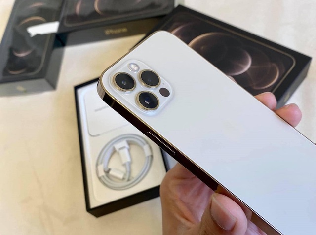 Có nên mua iPhone 12 Pro Max like new không?