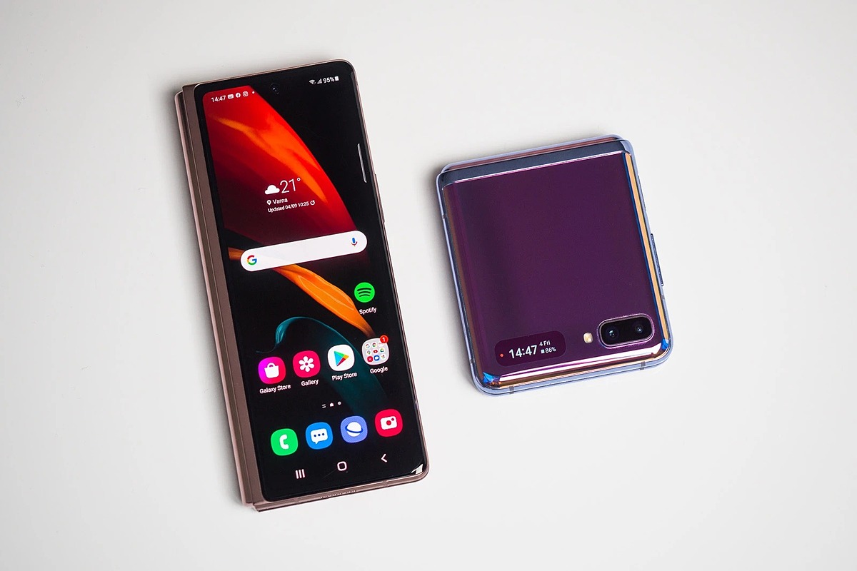 Điện thoại màn hình gập của Samsung đang thu hút một lượng lớn khách hàng