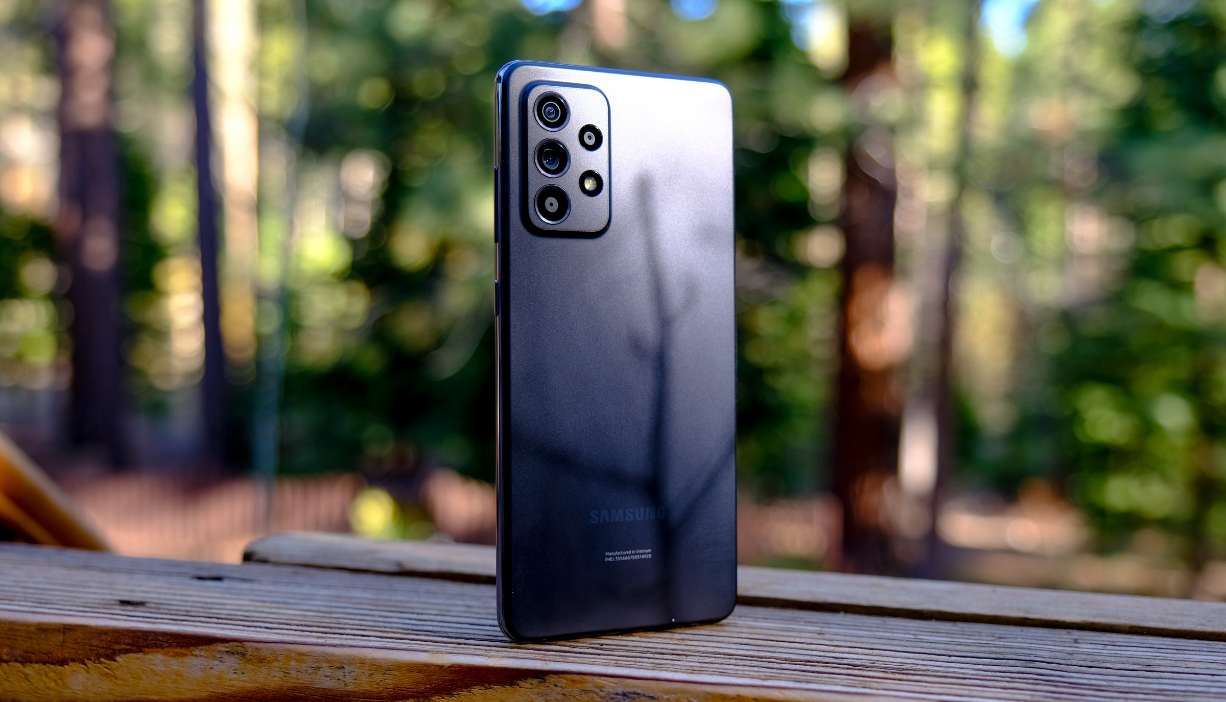 Thiết kế trẻ trung, cá tính của Galaxy A52
