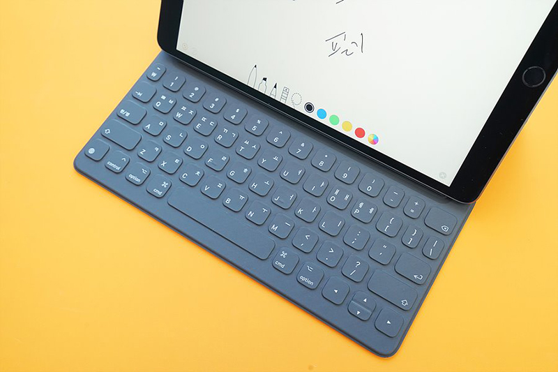 Bàn phím thông minh iPad Air 3G