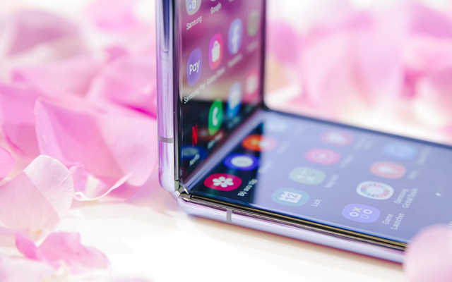 Màn hình Galaxy Z Flip bằng kính “Ultra Thin Class”
