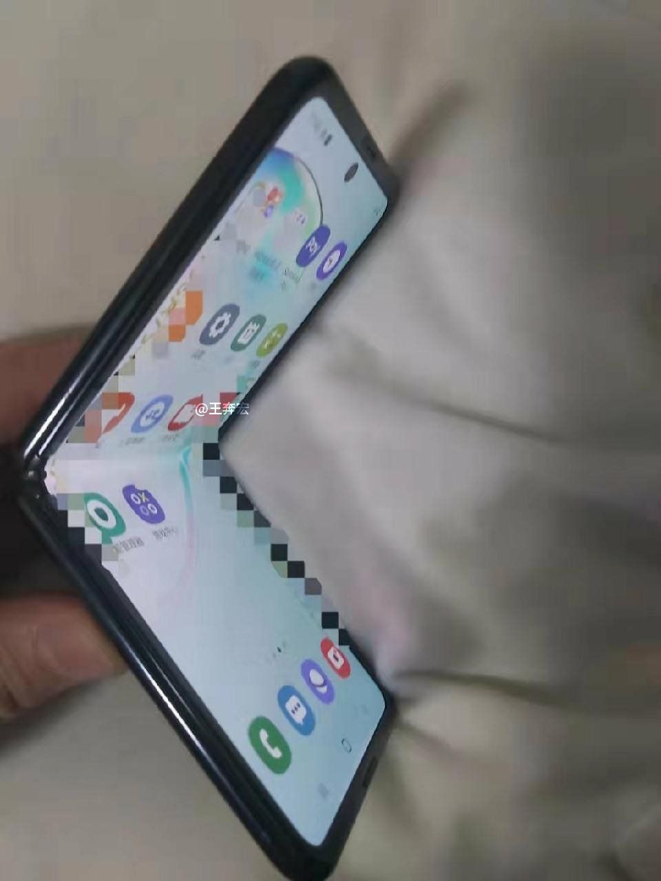Điện thoại màn hình gập thế hệ thứ 2 của Samsung