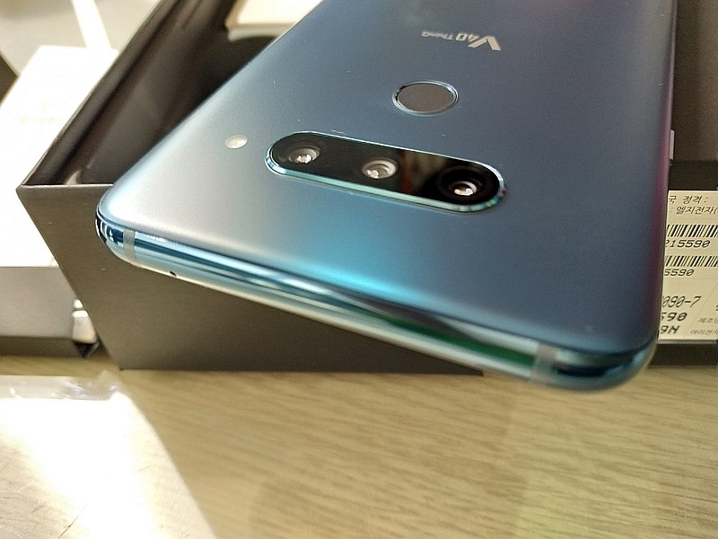 LG V40 ThinQ với 3 camera sau lưng với khả năng chụp ảnh chuyên nghiệp
