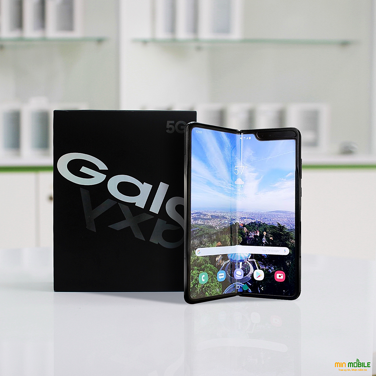 Galaxy Fold tại MinMobile đang có giá là 43 triệu đồng 