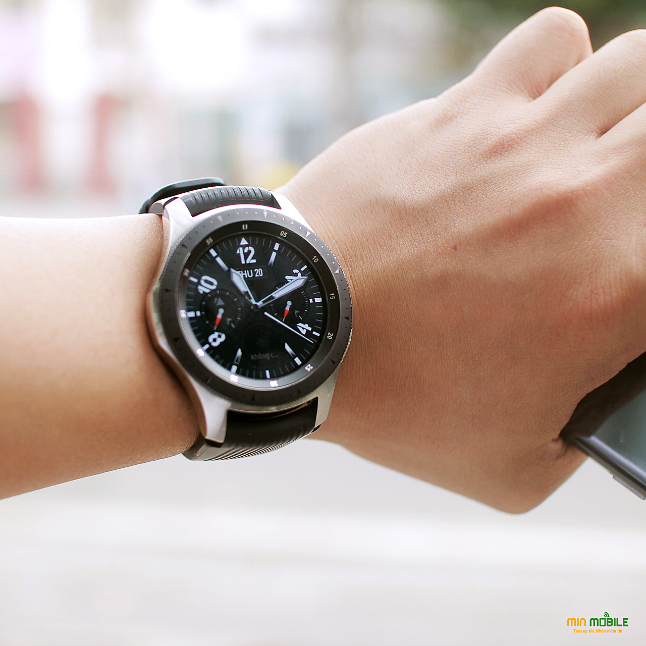 Màn hình của Galaxy Watch R805 có kích thước 1.3"