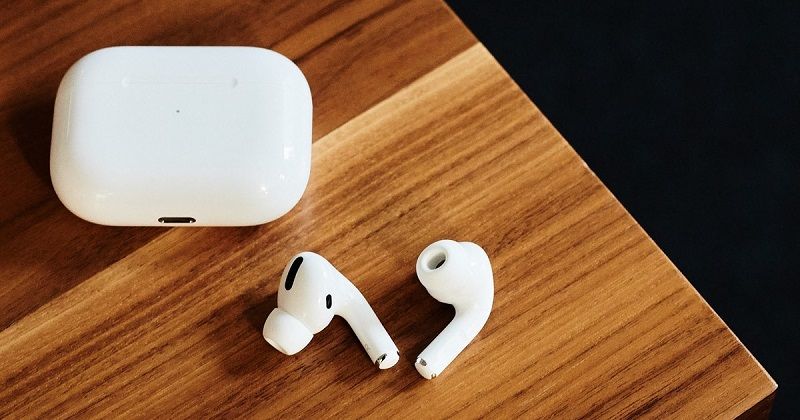 Tai nghe AirPods Pro có giá 249 USD 