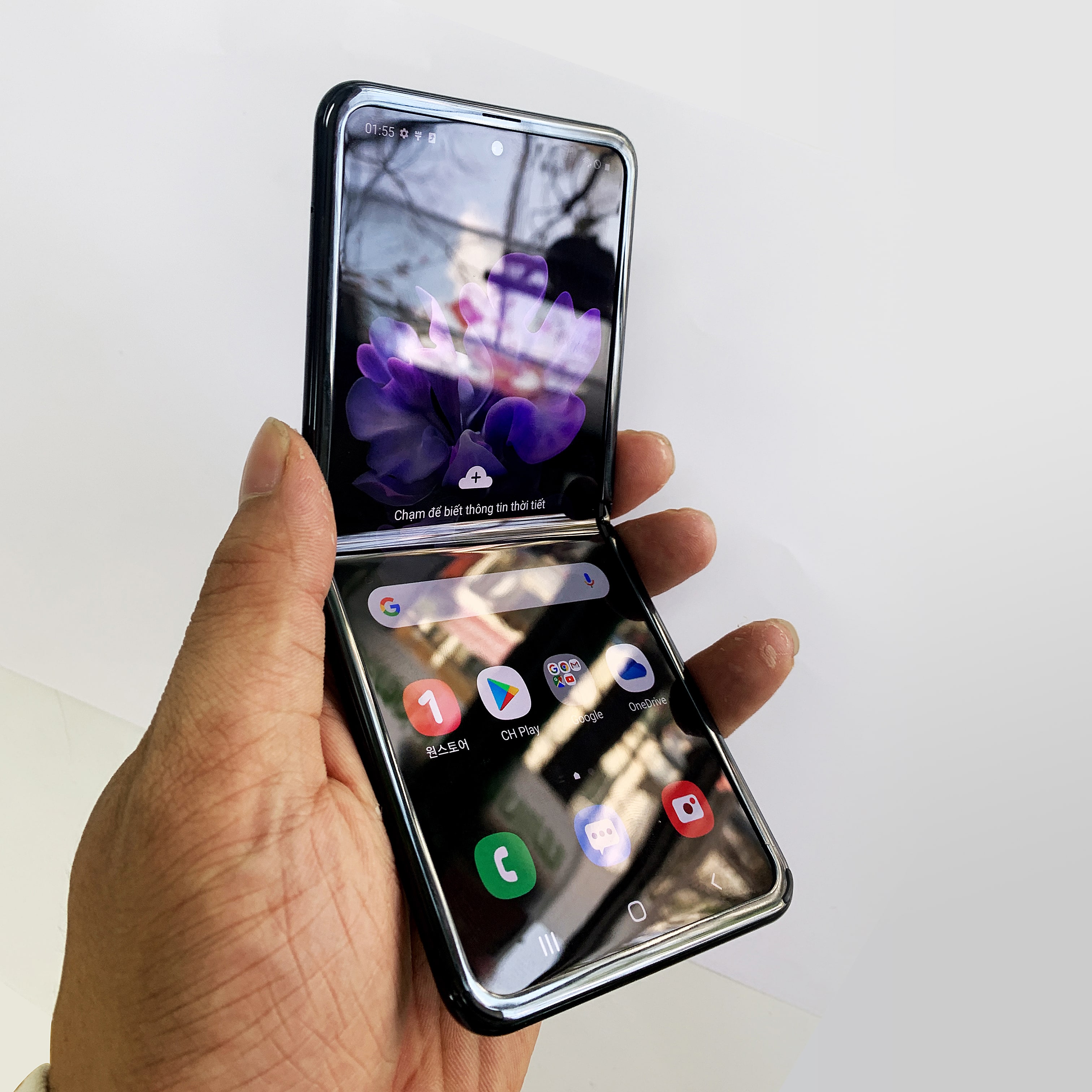 Bản lề của Galaxy Z Flip chắc chắn 