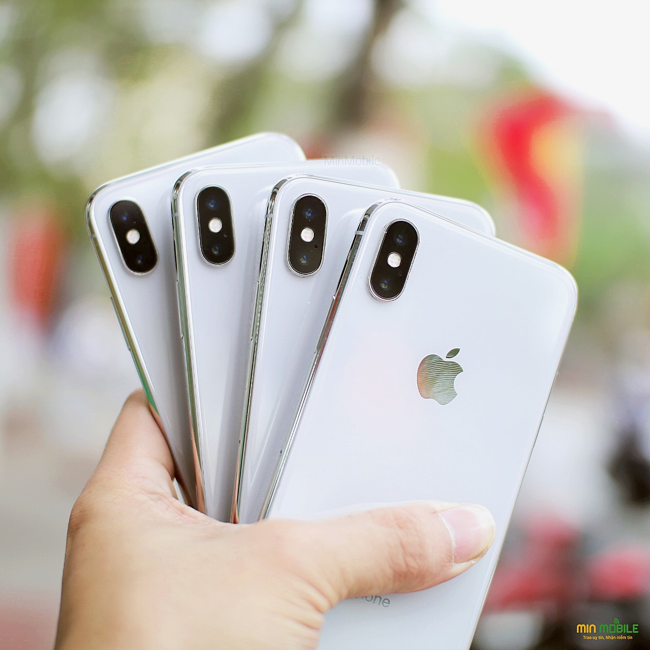 Khung viền iPhone X được làm bằng thép không gỉ chắc chắn