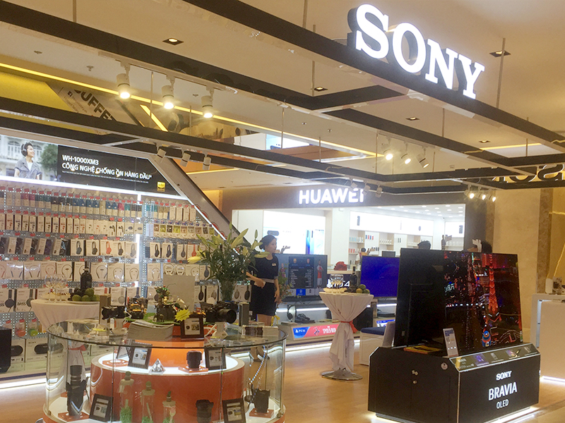 Các hãng điện thoại đã "chết" như Sony, HTC cần chớp lấy thời cơ