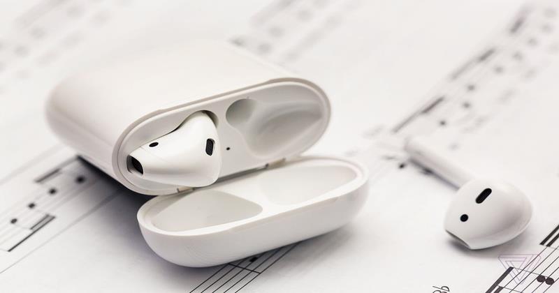 Tai nghe AirPods 2 xách tay không có quá nhiều thay đổi về thiết kế so với phiên bản trước