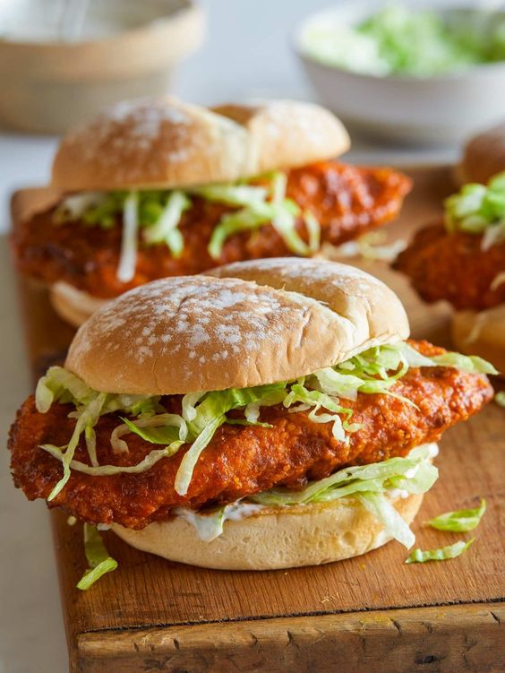 Bạn có muốn ăn chiếc hamburger này không?