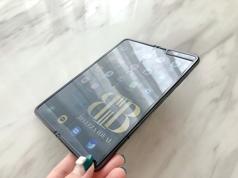 Cảm biến vân tay cạnh phải Galaxy Fold 5G