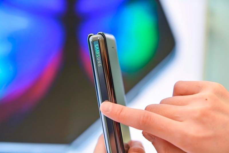 Phần bản lề chắc chắn của Samsung Galaxy Fold