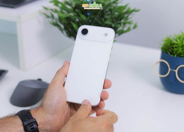 Trọng lượng siêu nhẹ của iPhone 17
