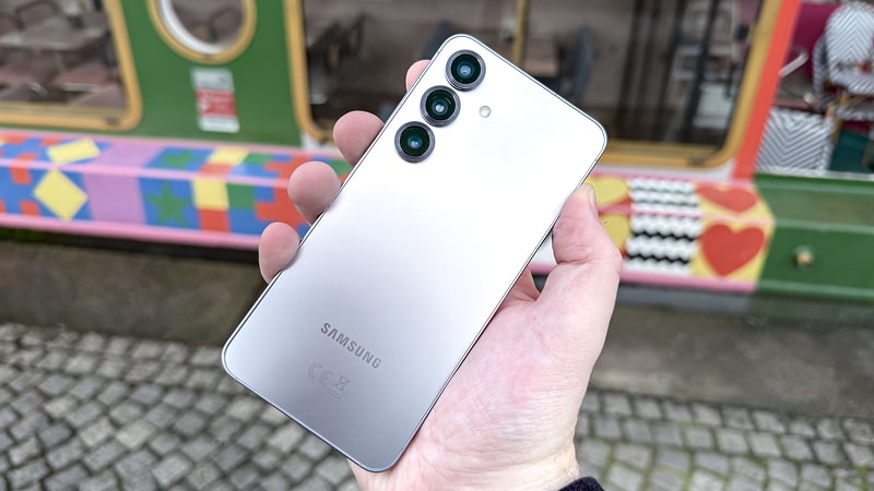 galaxy-s25-5g-mau-trang-bac-thuc-te.jpg (61 KB)