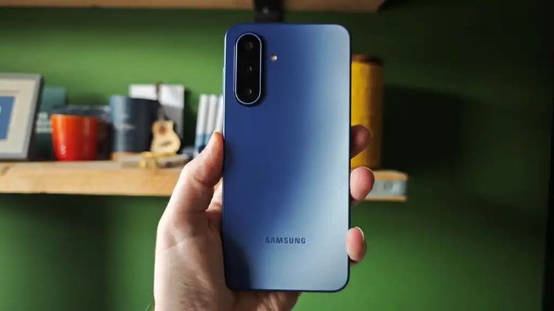 tren-tay-samsung-galaxy-a18-thuc-te.jpg (37 KB)