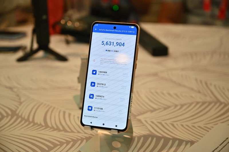 diem-antutu-snapdragon-8-elite-extreme-gen-6.jpg (60 KB)